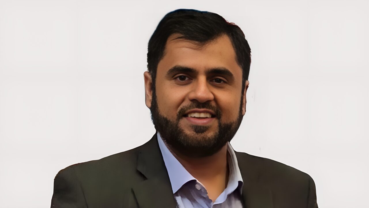 On the Chessboard of Blood Donation: Abdul Mannan Reviews a Complex Case