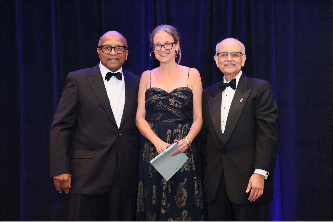 Dr. Dawn Coleman Inducted as a Master Surgeon Educator