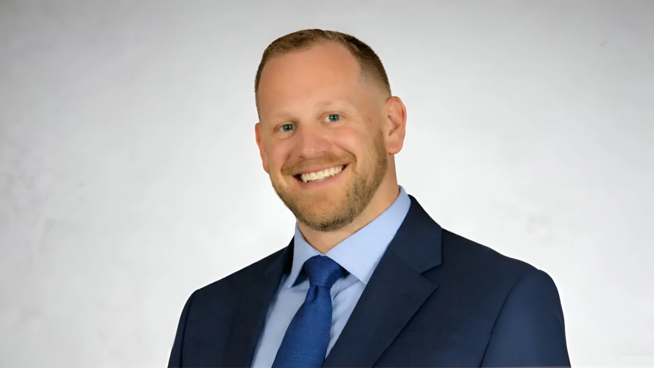 Jonathan Holmes Honors Clinical Excellence and Outstanding Teamwork at Saint Anne’s Hospital