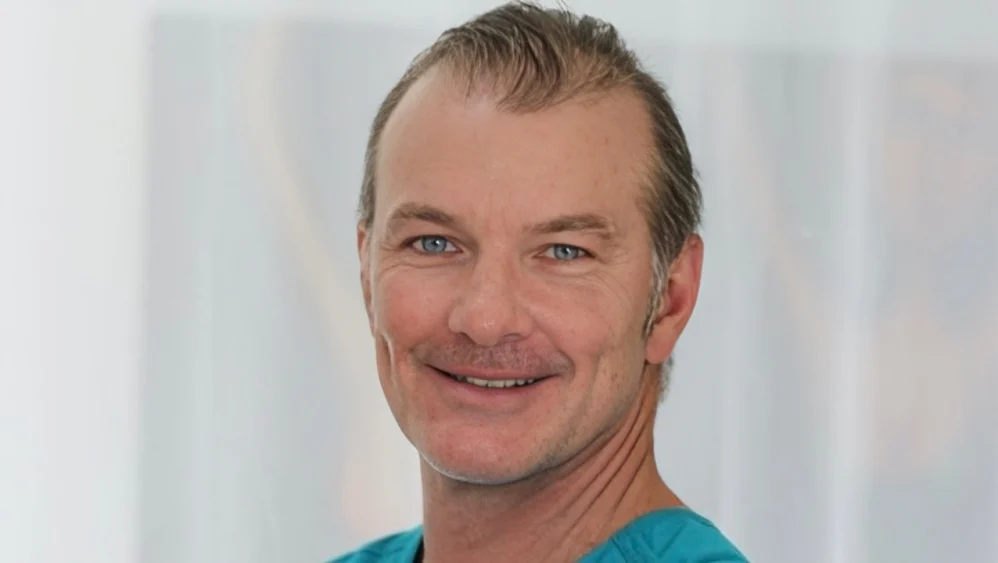 Hugo Pin: Laser and Foam Therapy for Large Varicose Veins