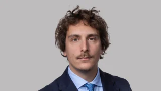 Gianluca De Rubeis: A Safer Approach to Antiplatelet Timing in Endovascular Aneurysm Treatment