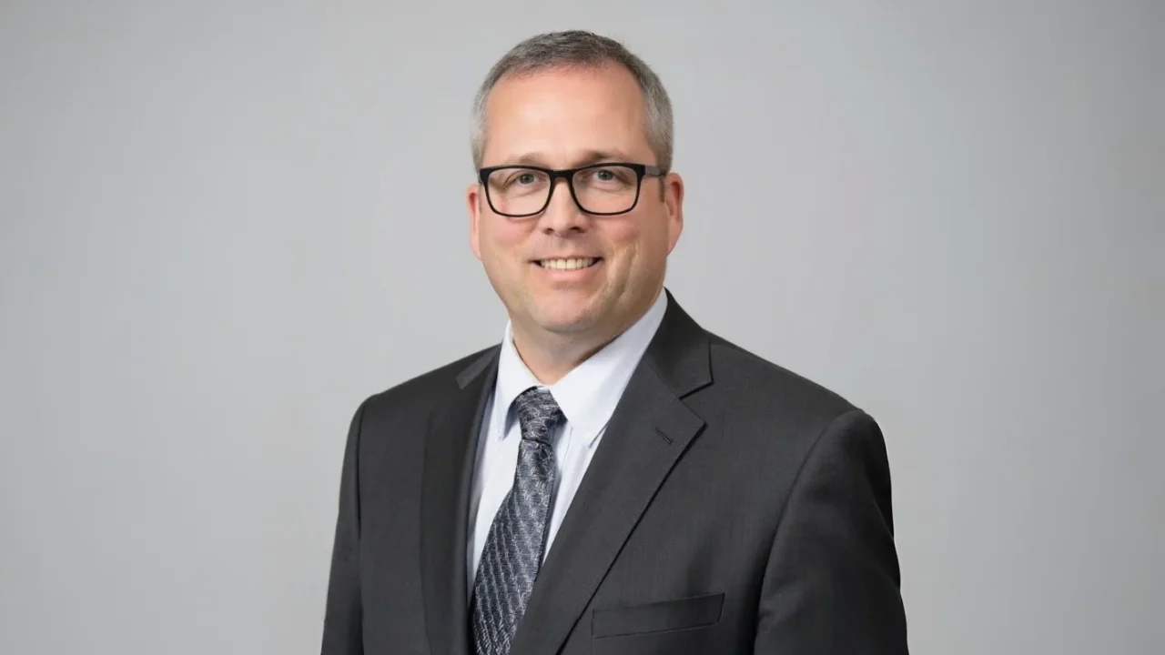 Keith Lamb: Prone Positioning early during ECMO improves outcomes