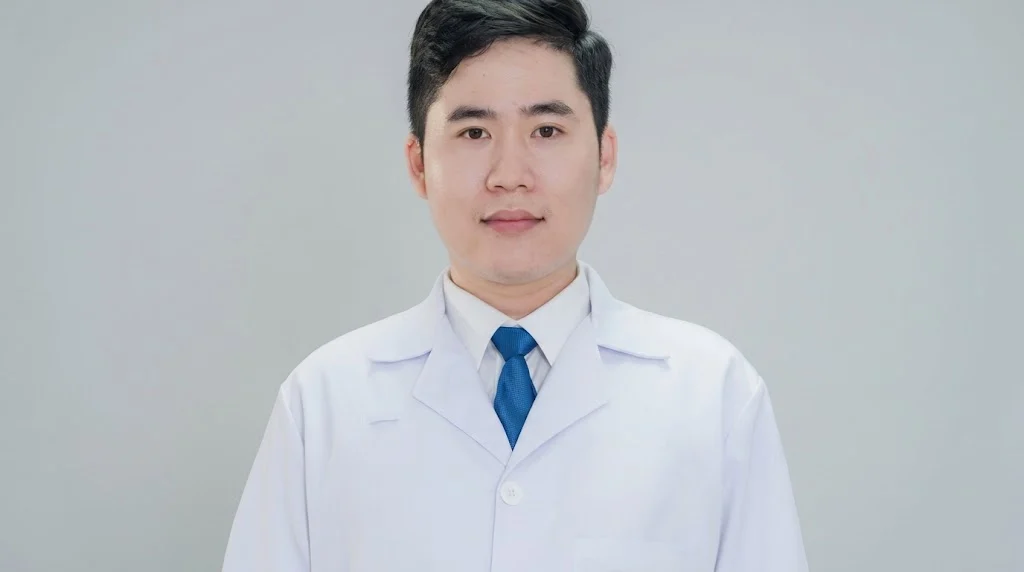 Giang Tran: Residual Internal Carotid Artery Aneurysm After Flow-Diverter Stenting
